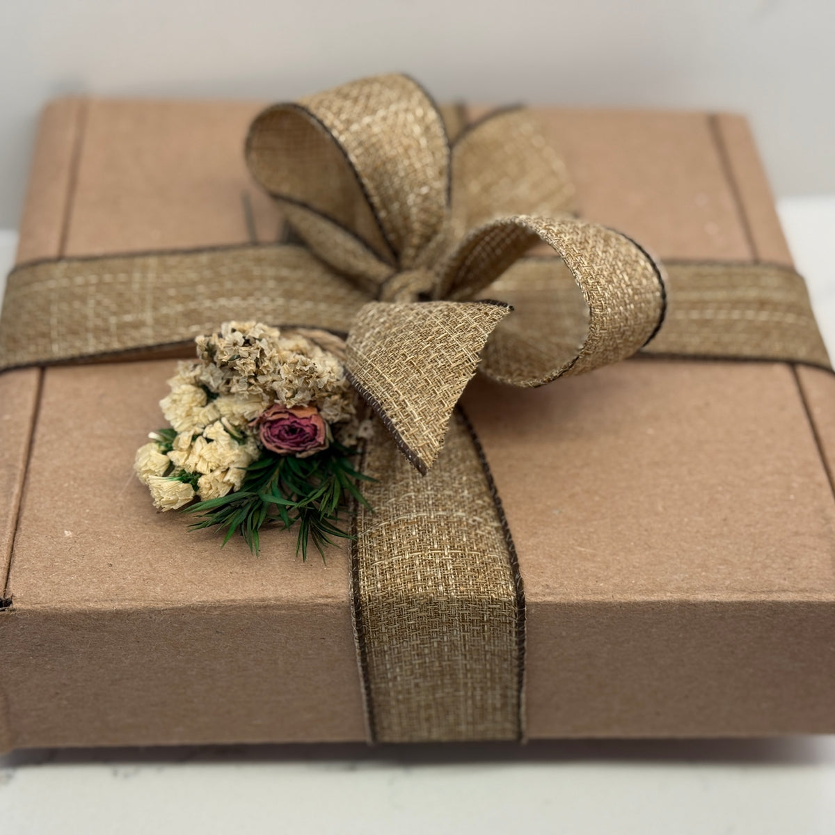 TruFlavor Signature Gift – Kraft Box, Ribbon & Dried Flowers